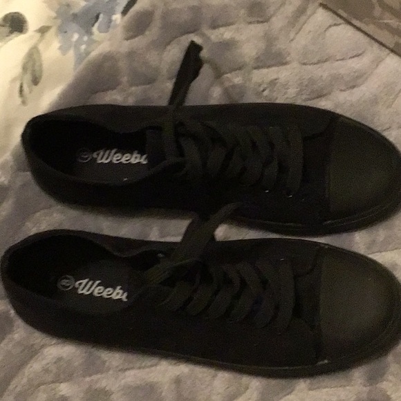 Shoes - Picture 2 of 3